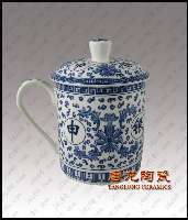 探尋景德鎮(zhèn)唐龍?zhí)沾缮a(chǎn)部的專業(yè)茶杯制造